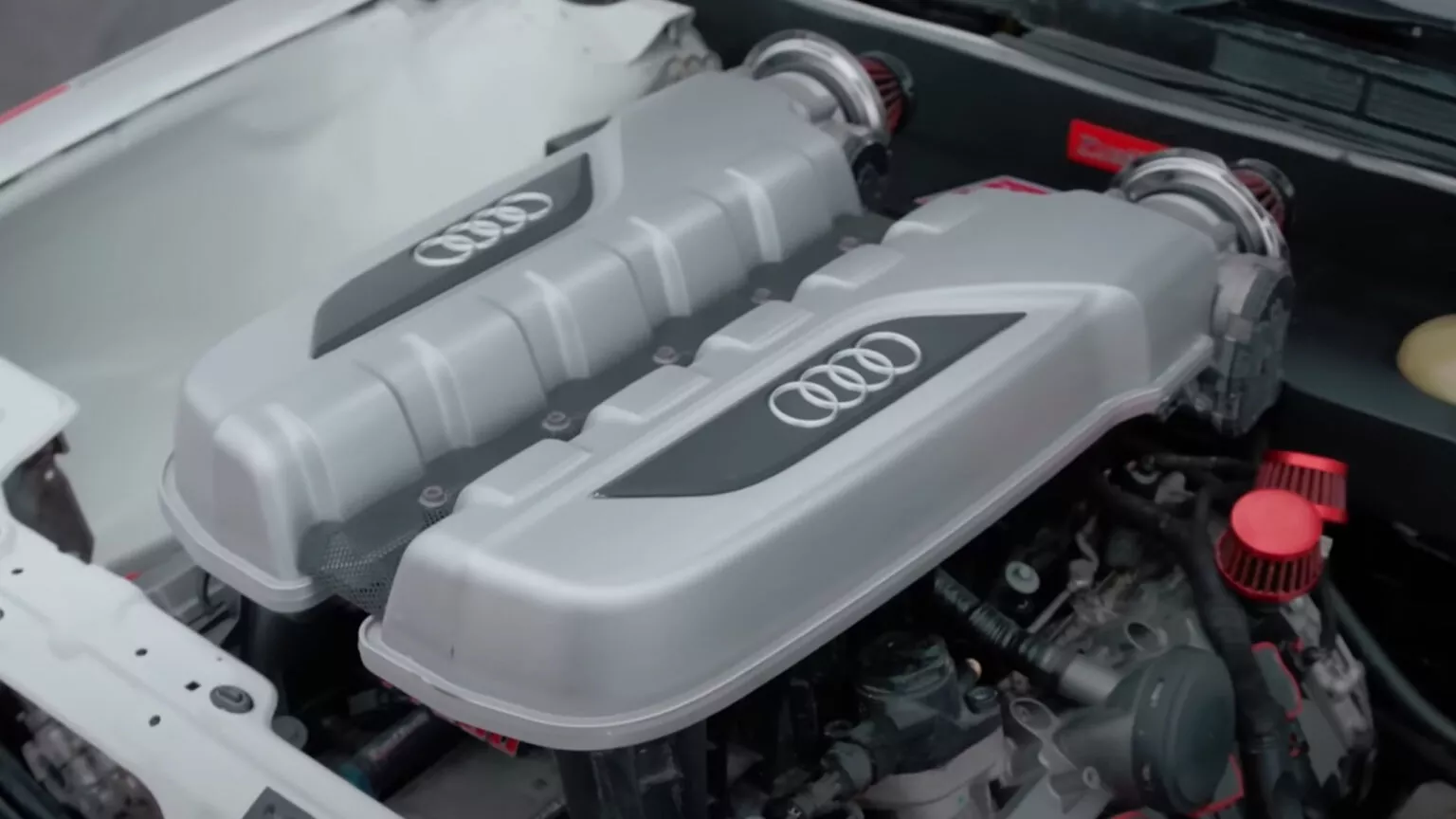 Audi-S2-with-a-5.2-L-V10-02