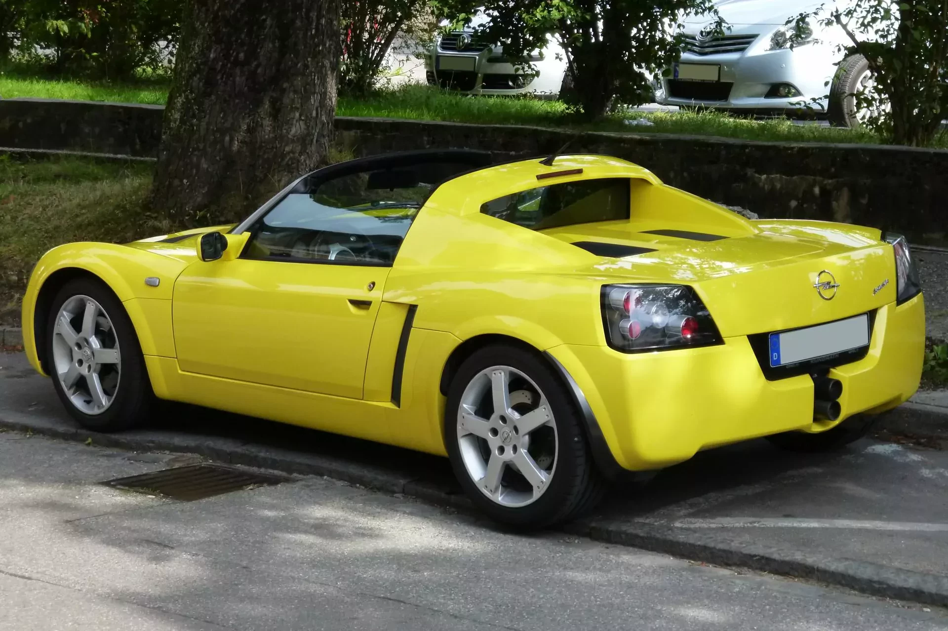 Opel Speedster cena silnik spalanie waga osiągi moc za ile opinie oceny