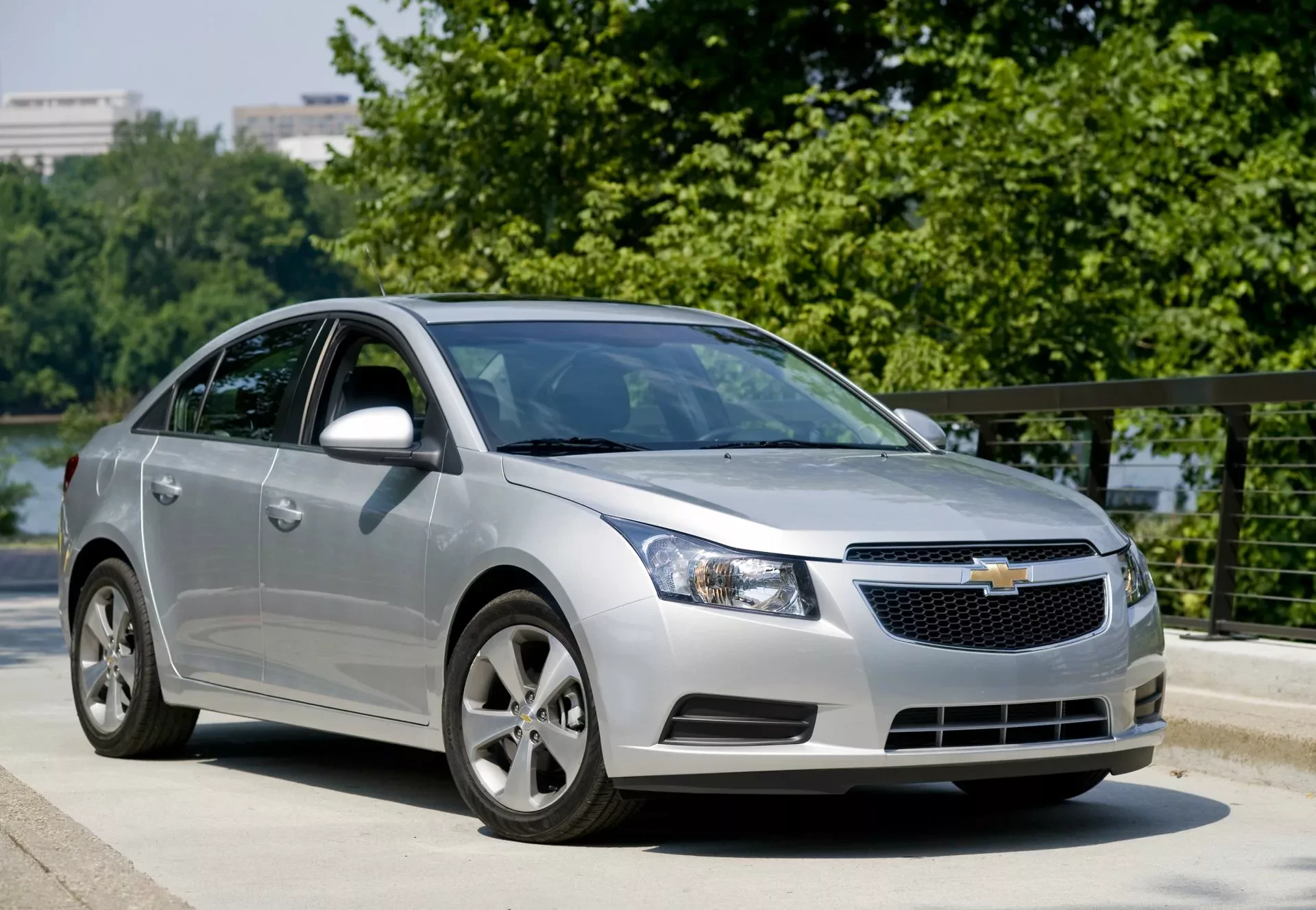 Chevrolet Cruze cena silnik spalanie opinie oceny moc generacja