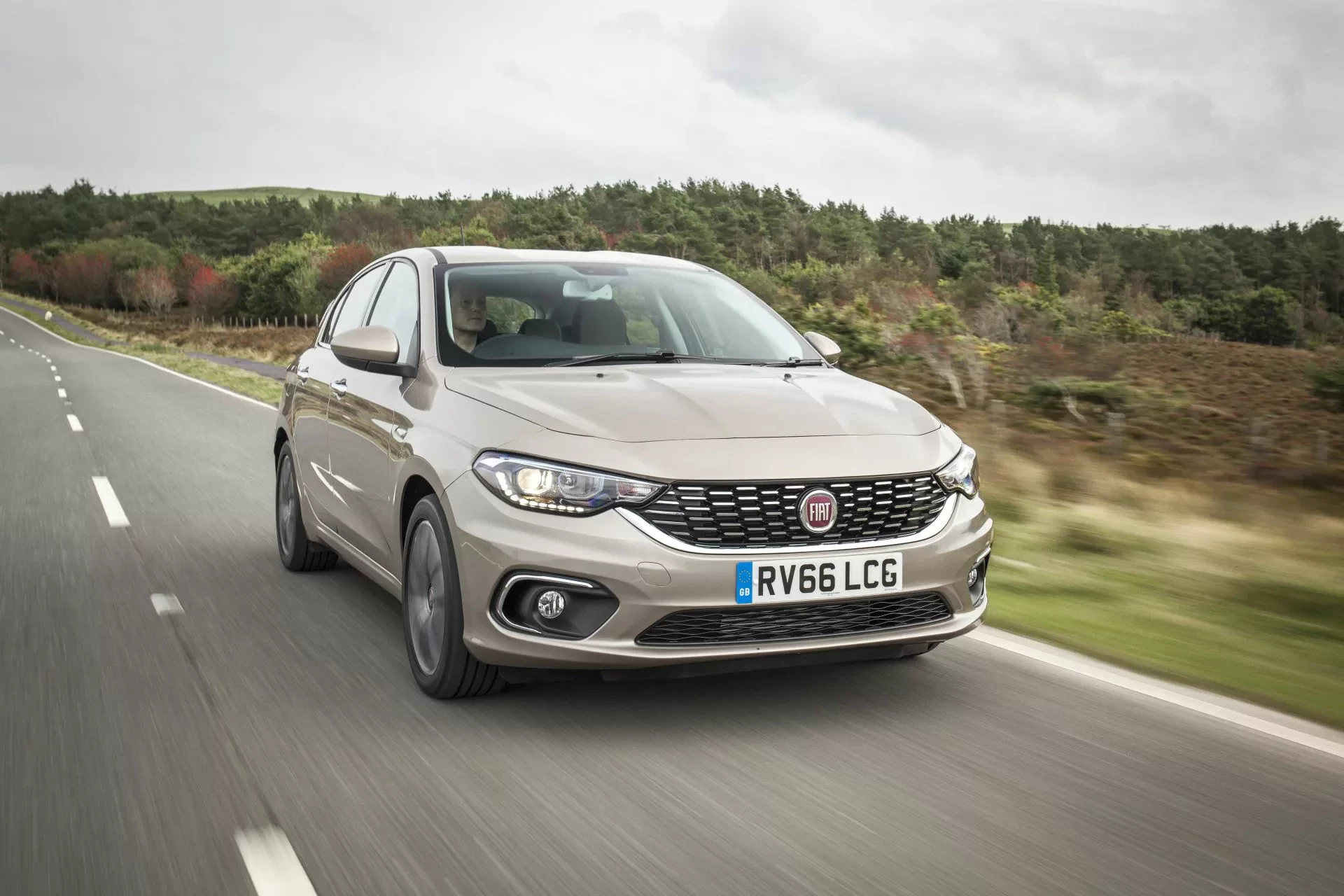 Fiat Tipo cena spalanie hatchback sedan kombi silnik moc opinie oceny