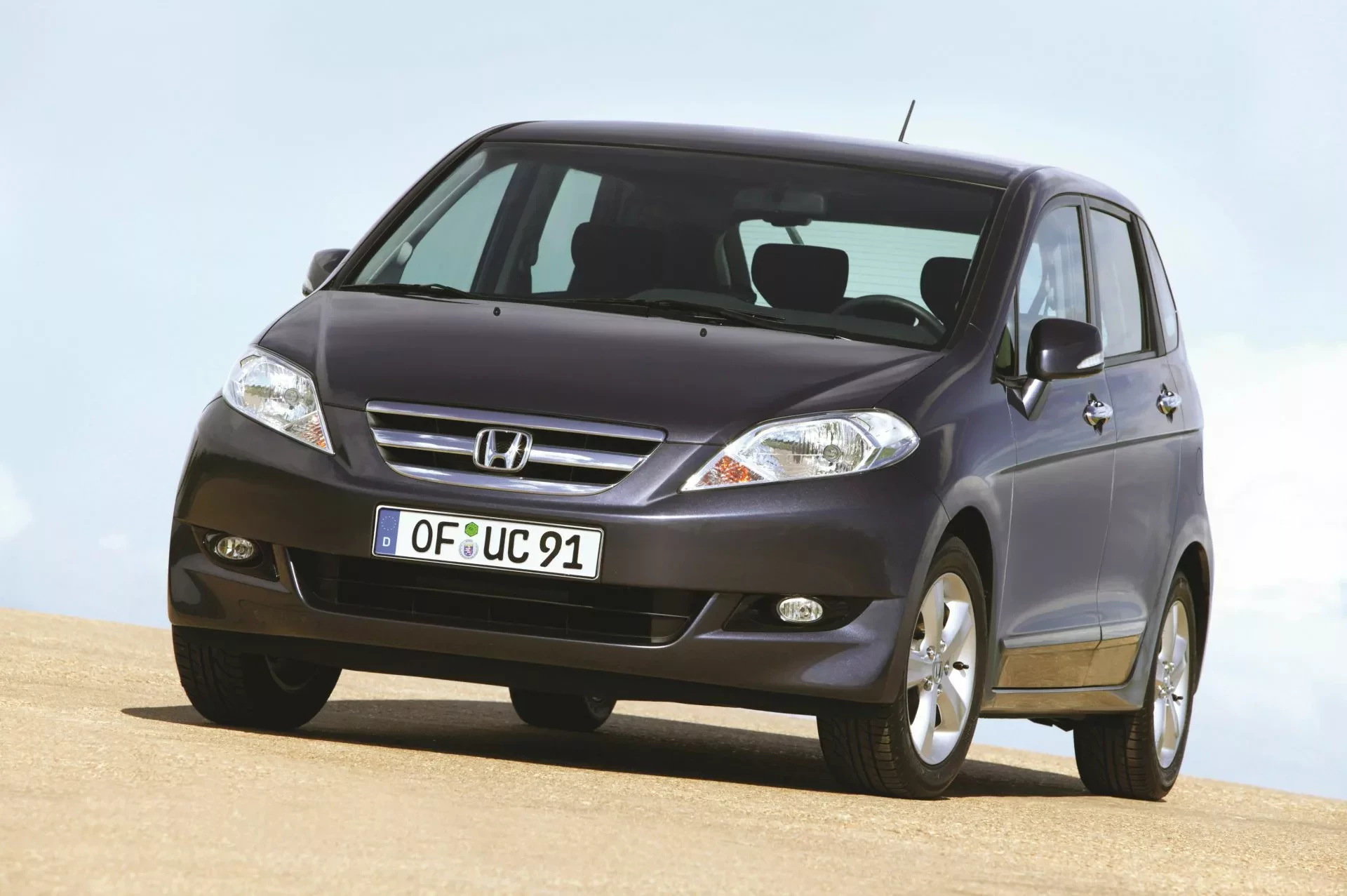 Honda FR-V silnik cena spalanie samochód rodzinny