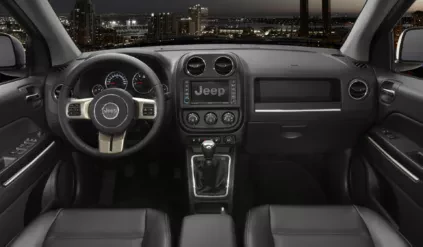 Jeep Compass cena pierwsza generacja silnik moc SUV