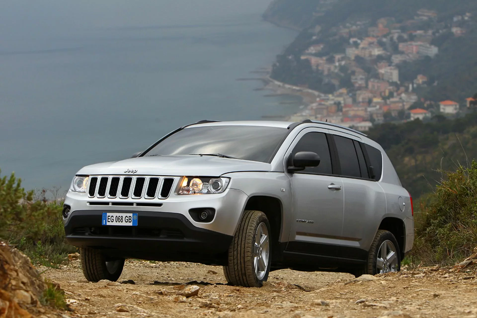 Jeep Compass cena pierwsza generacja silnik moc SUV