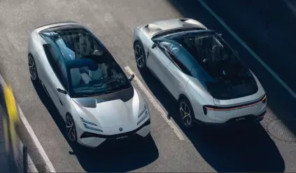 SUV Lotus Eletre i sedan Emeya