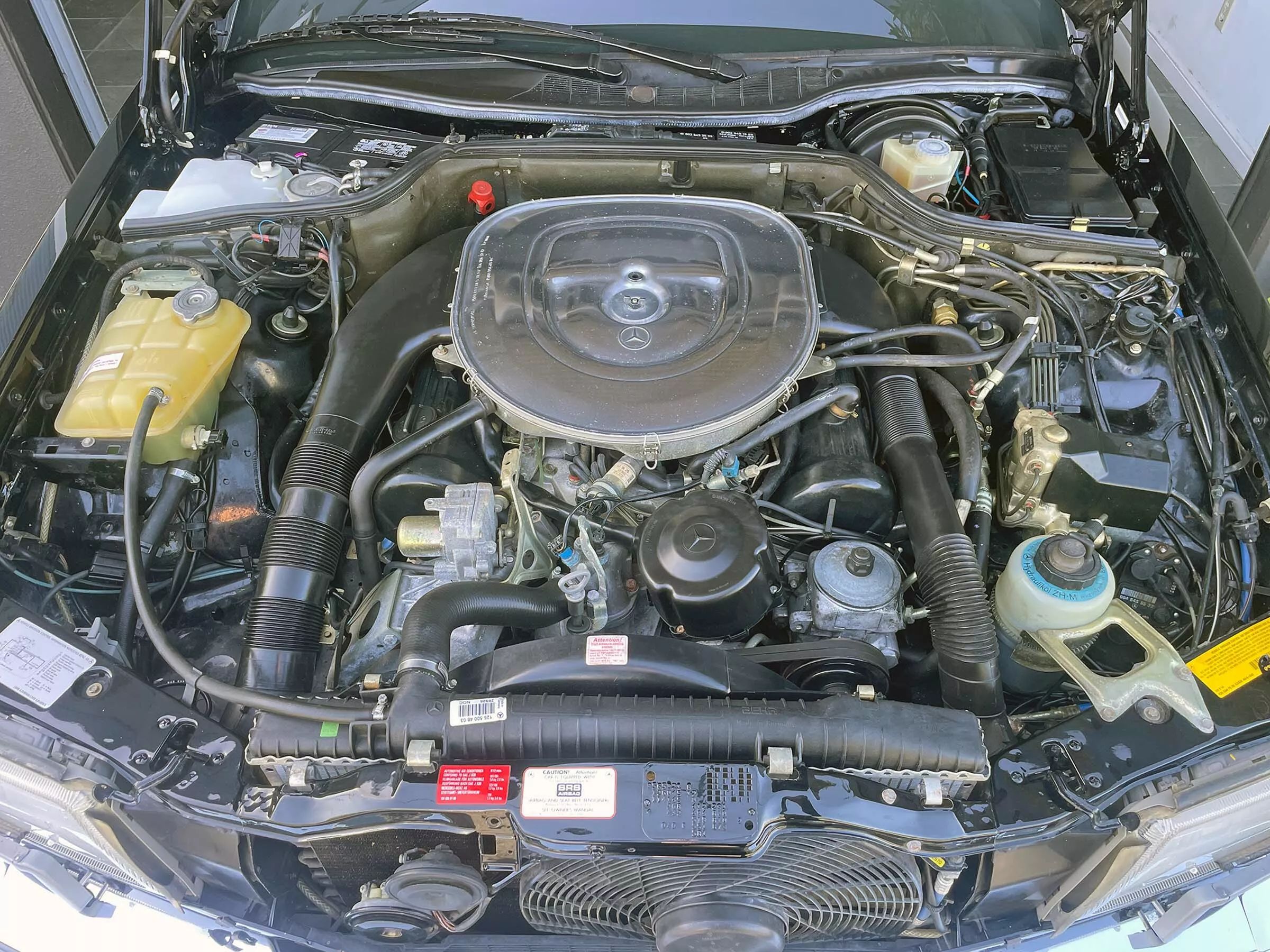 Mercedes-560SEC-00021