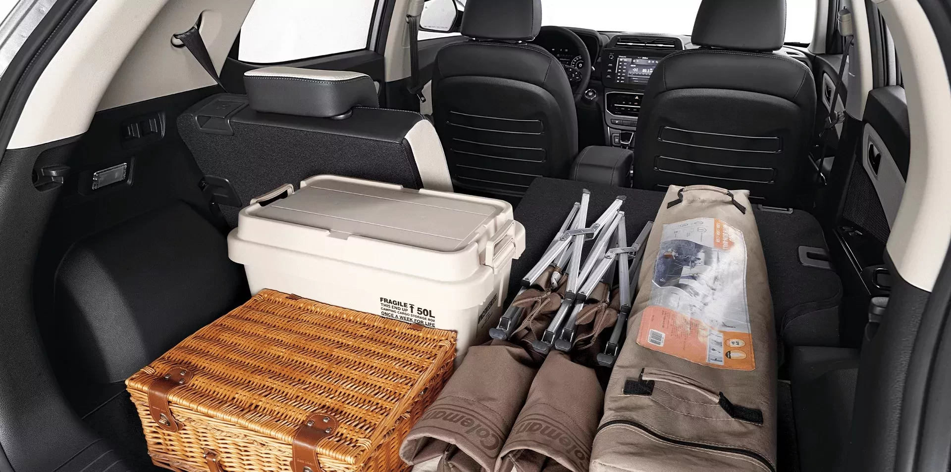 SUV Tivoli widok bagażnika