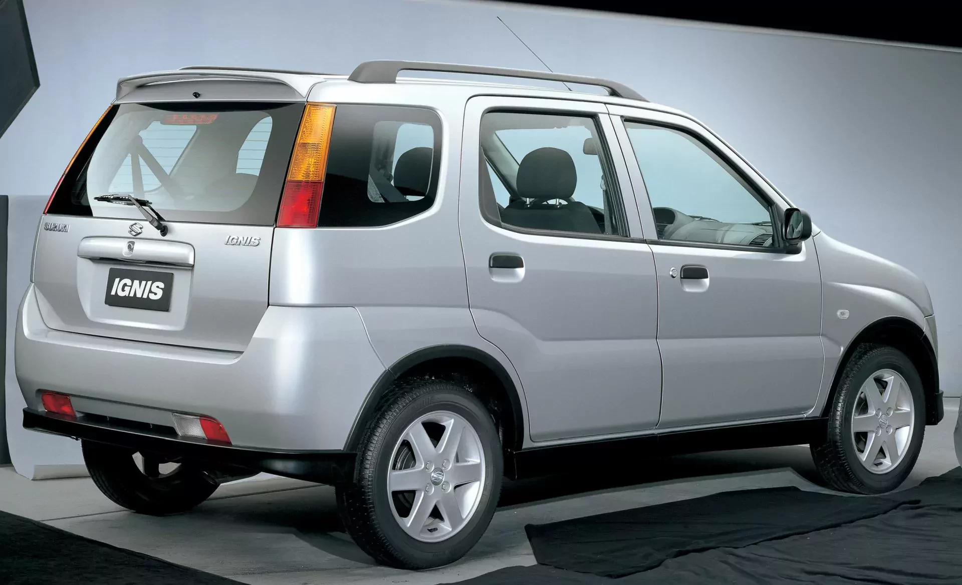 Suzuki Ignis cena silnik spalanie generacja SUV benzyna napęd na cztery koła
