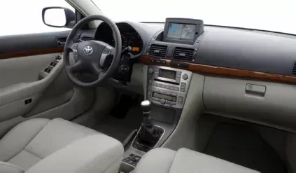 Toyota Avensis cena silnik spalanie cena osiągi opinie oceny