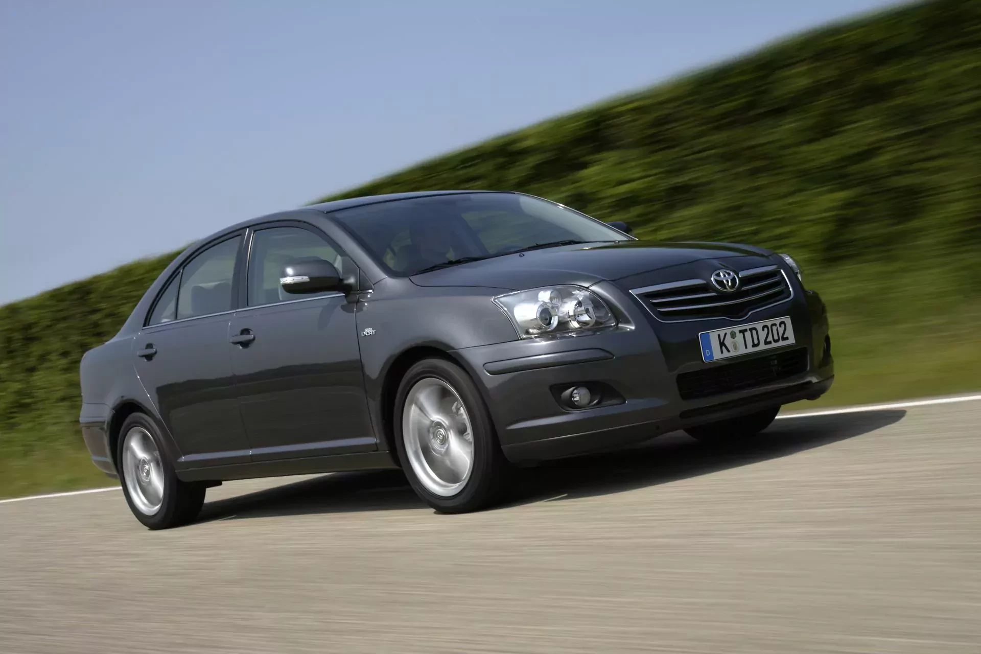 Toyota Avensis cena silnik spalanie cena osiągi opinie oceny