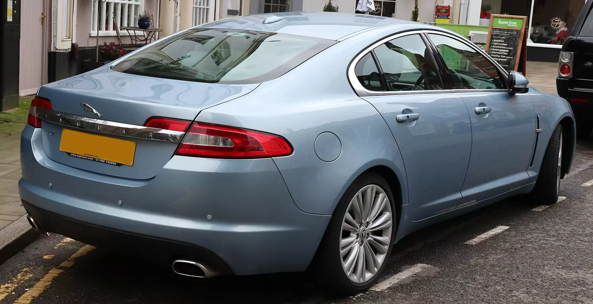 Jaguar XF cena silniki diesel benzyna spalanie oceny opinie