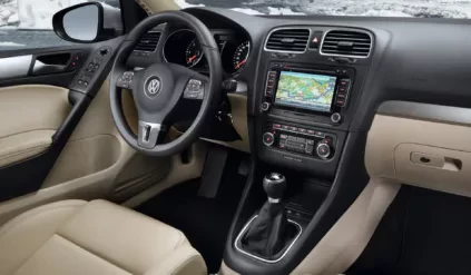 Volkswagen Golf VI / takie wnętrze miał VW Golfy szóstej generacji