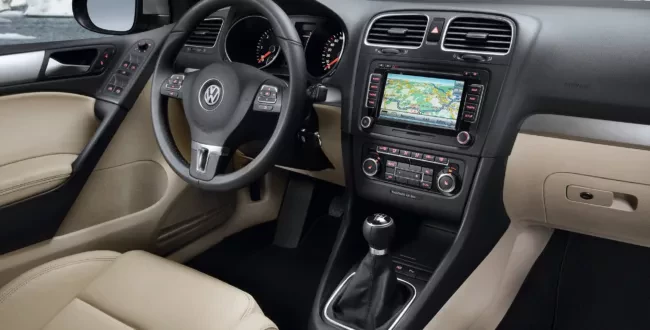 Volkswagen Golf VI / takie wnętrze miał VW Golfy szóstej generacji