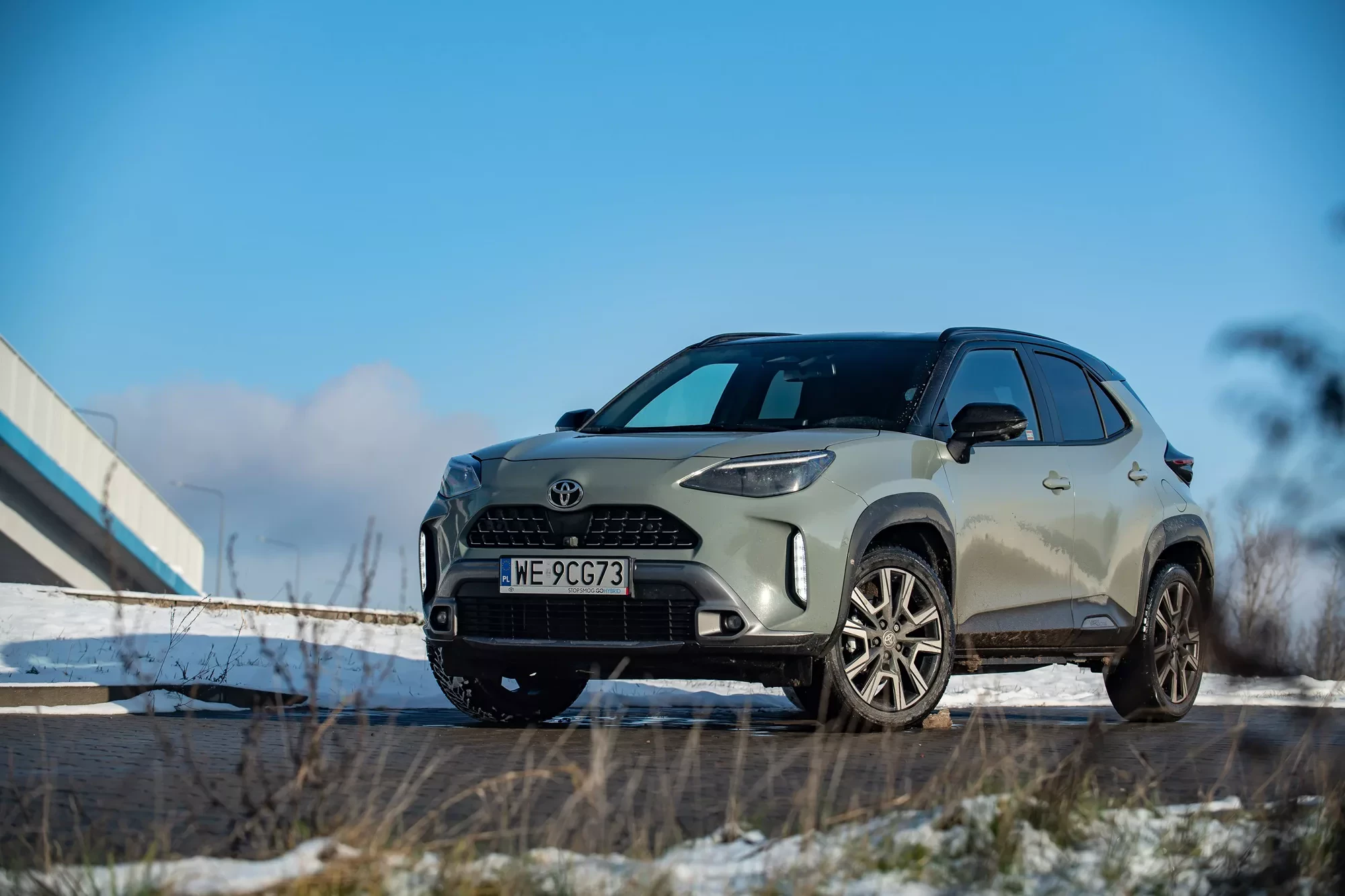 Toyota Yaris Cross 2024 w kolorze Urban Khaki