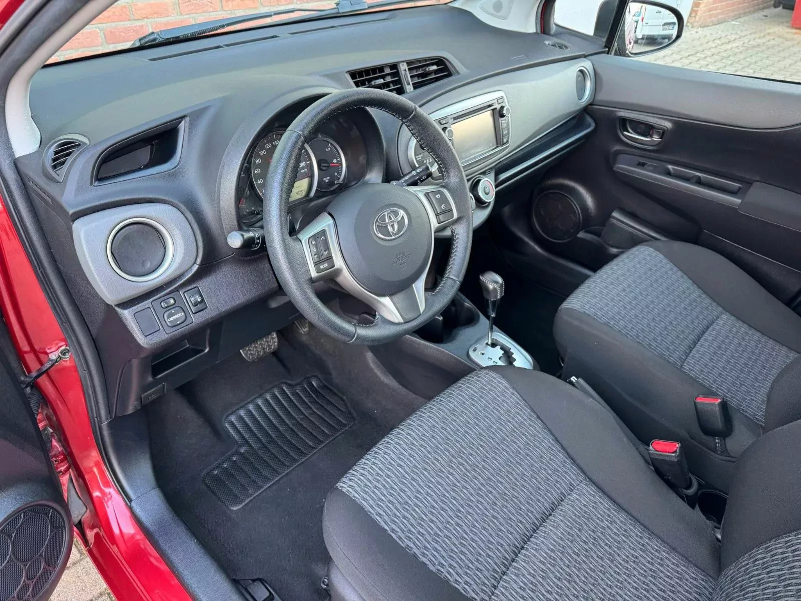 nowa-toyota-yaris-z-2013-roku