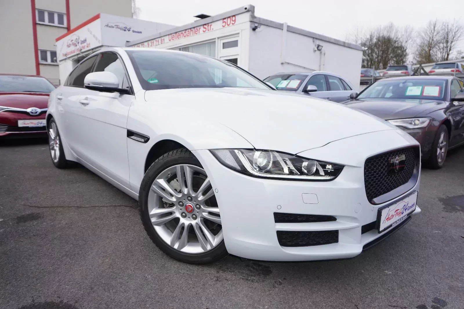 nowiutki-jaguar-xe-na-sprzedaz