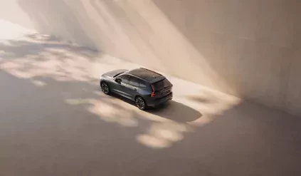Odświeżony SUV Volvo CX60 lifting 2025 MY2026