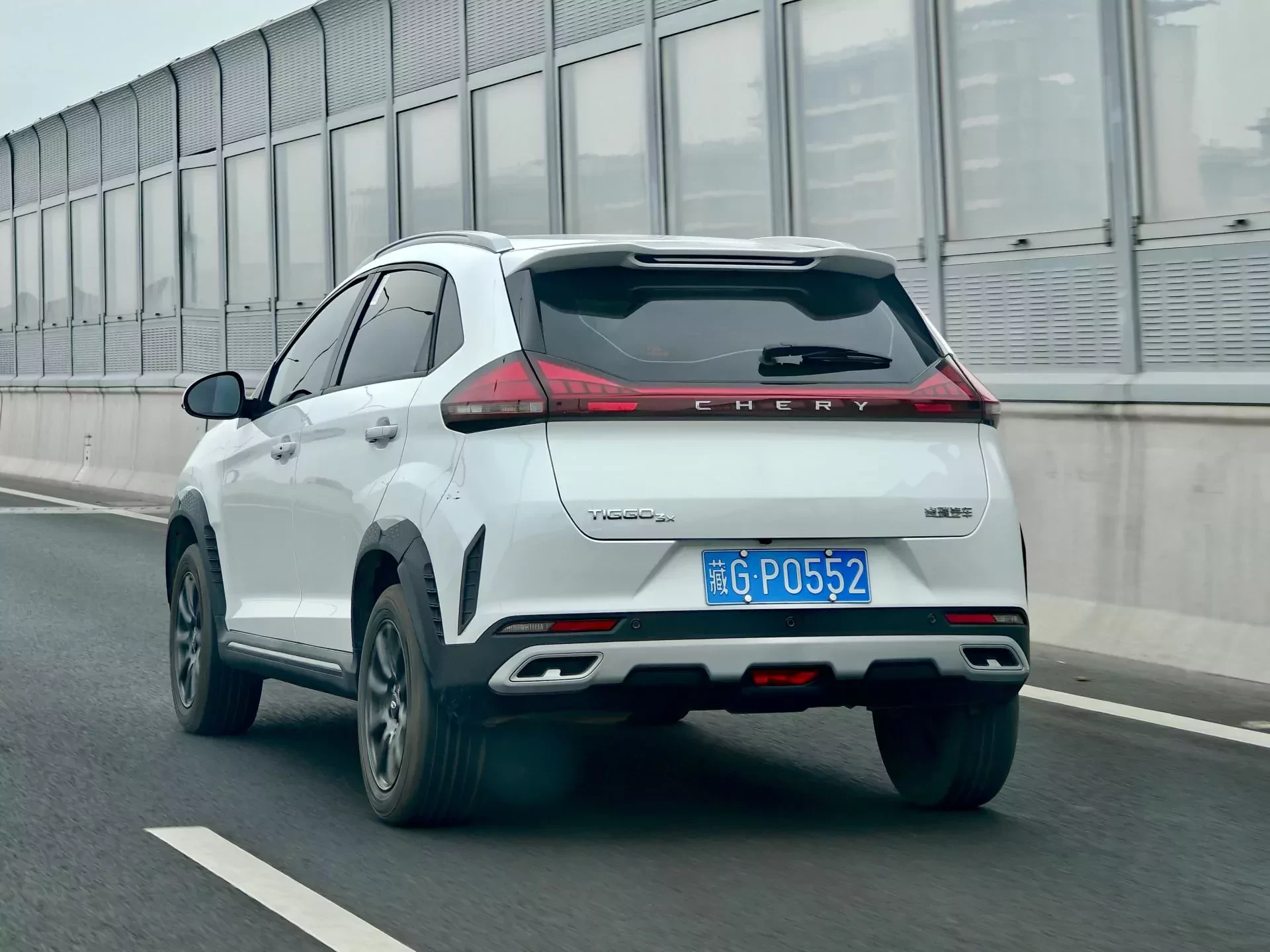 Chery Tiggo 3x cena silnik spalanie rocznik chiński SUV samochód crossover