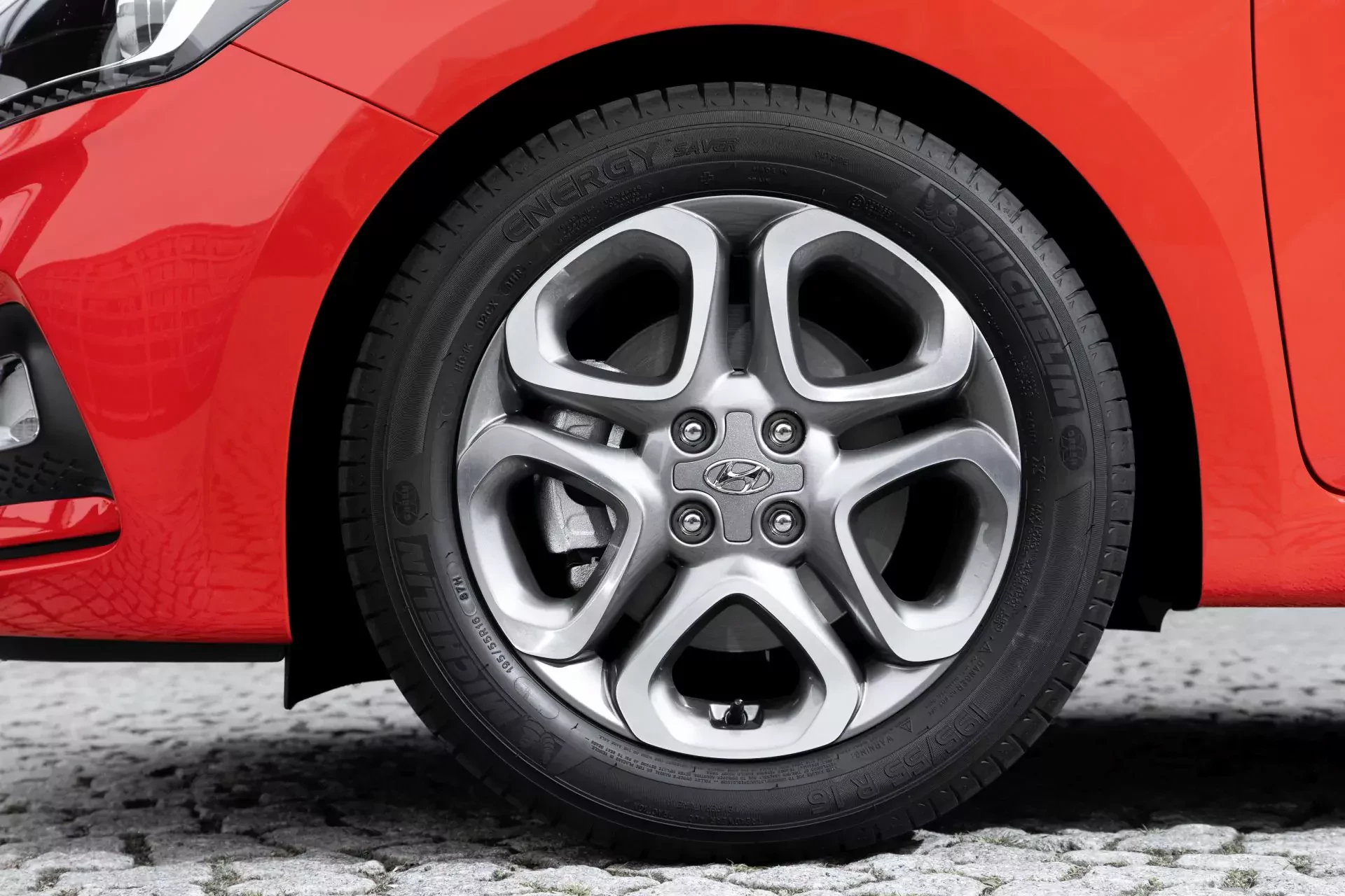 Hyundai ix20 cena silnik spalanie minivan rodzinny opinie oceny