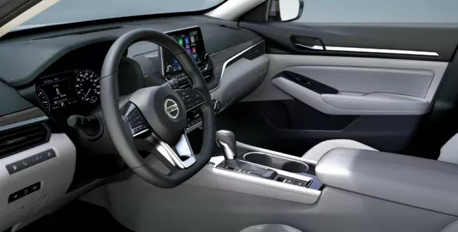 Nissan Altima cena silnik spalanie z USA osiągi moc opinie oceny
