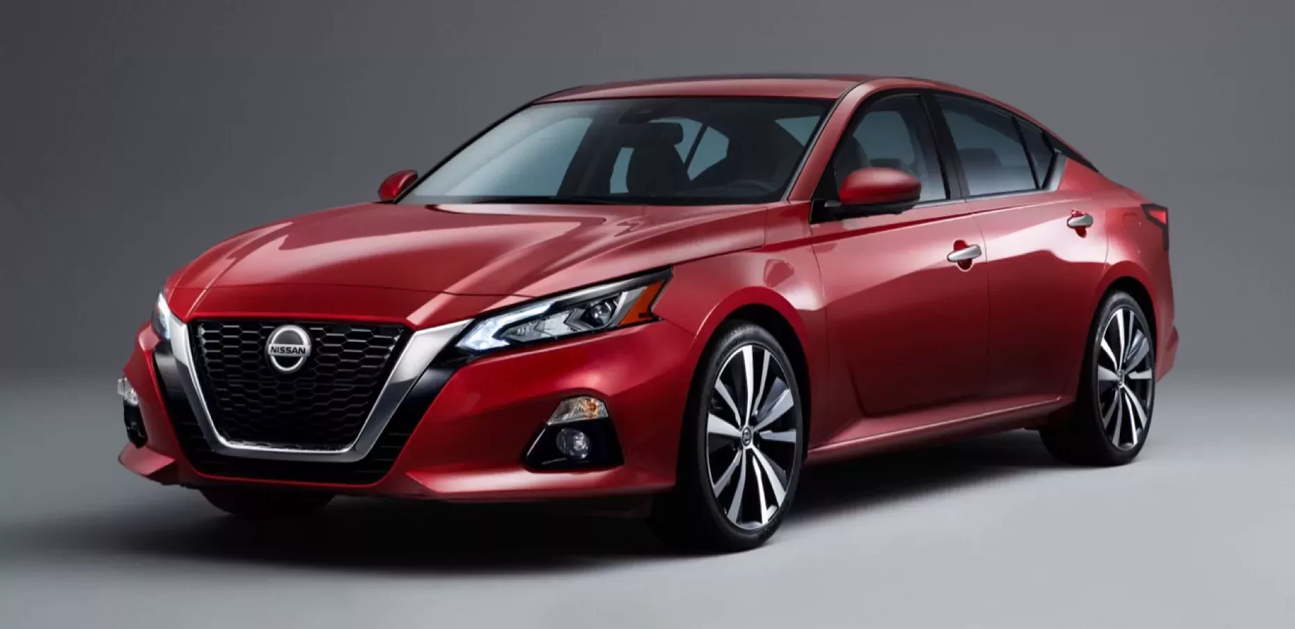 Nissan Altima cena silnik spalanie z USA osiągi moc opinie oceny