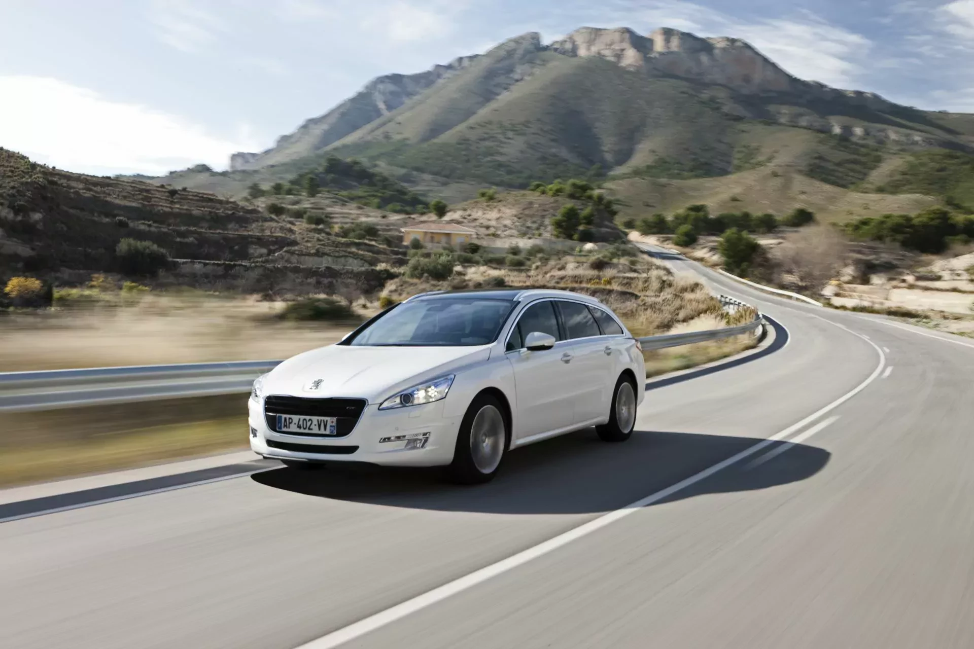 Peugeot 508 cena silnik spalanie bezpieczeństwo moc osiągi wygląd
