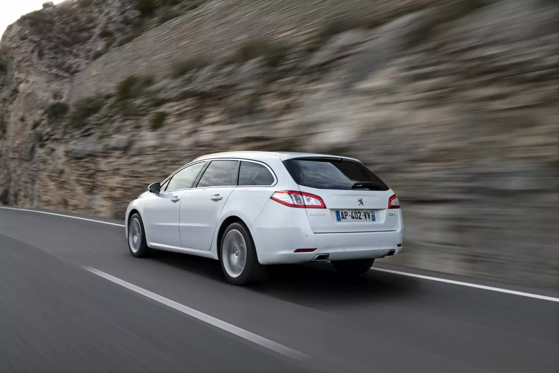 Peugeot 508 cena silnik spalanie bezpieczeństwo moc osiągi wygląd