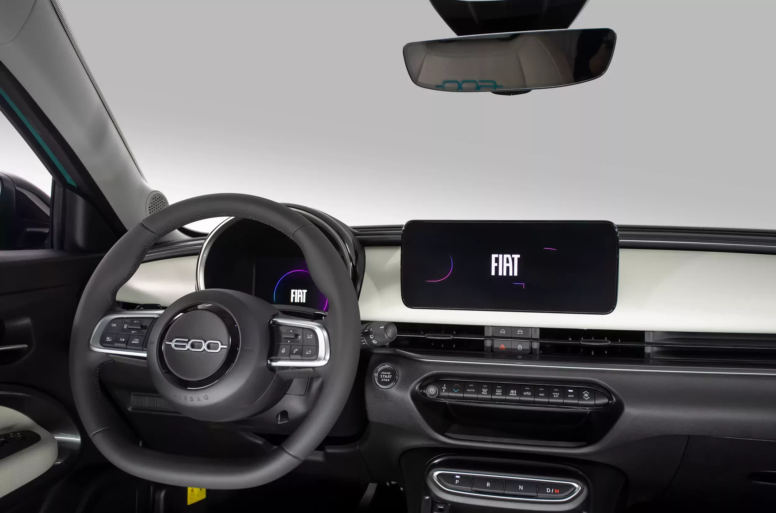 SUV Fiat 600 Hybrid 2024 wnętrze