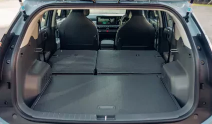 SUV Kia EV3 bagażnik