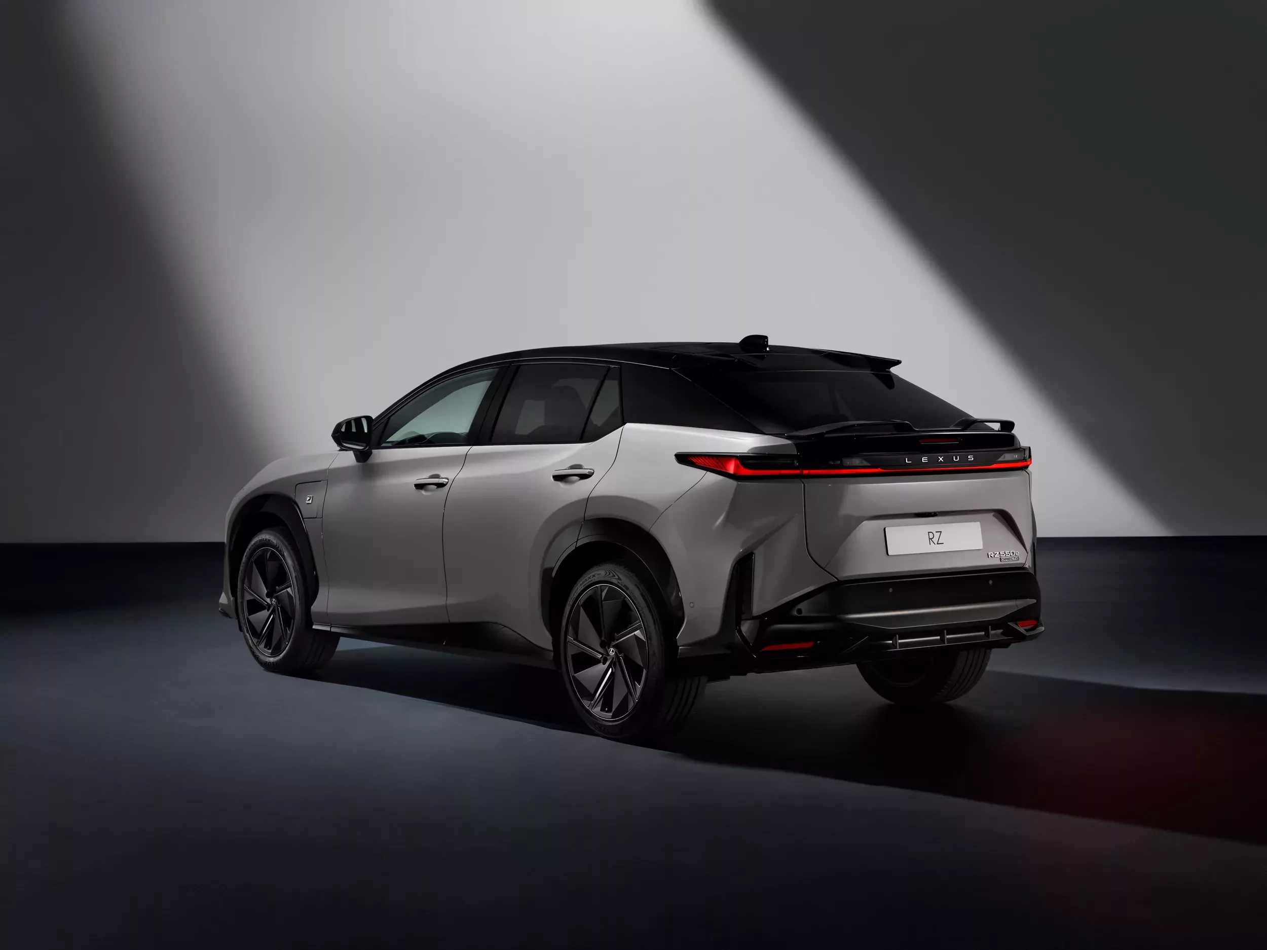 SUV Lexus RZ sport grade2025
