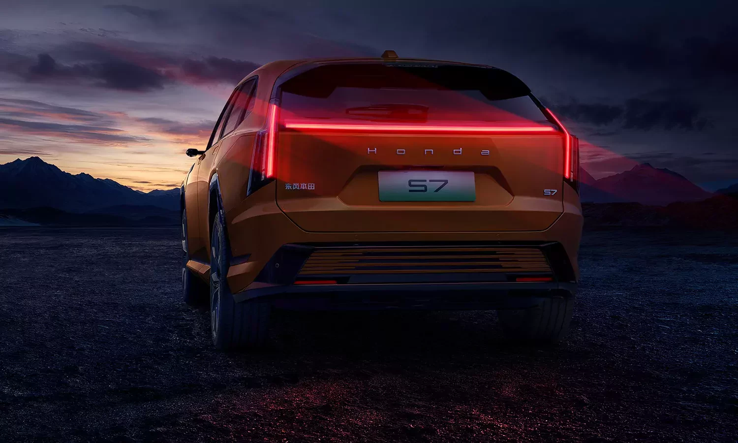 SUV S7 Ev widok z tyłu