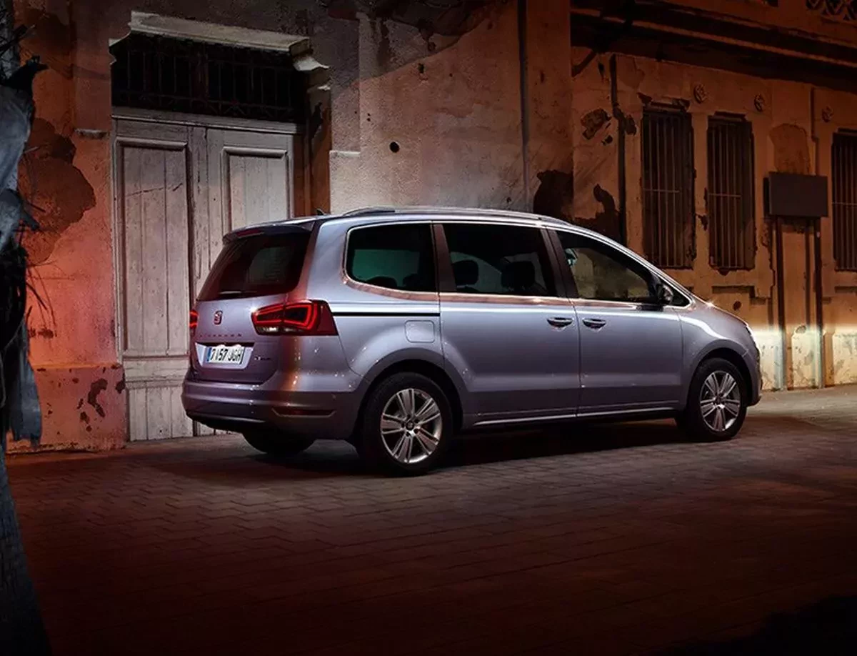 Seat Alhambra cena silnik spalanie ceny diesel benzyna minivan