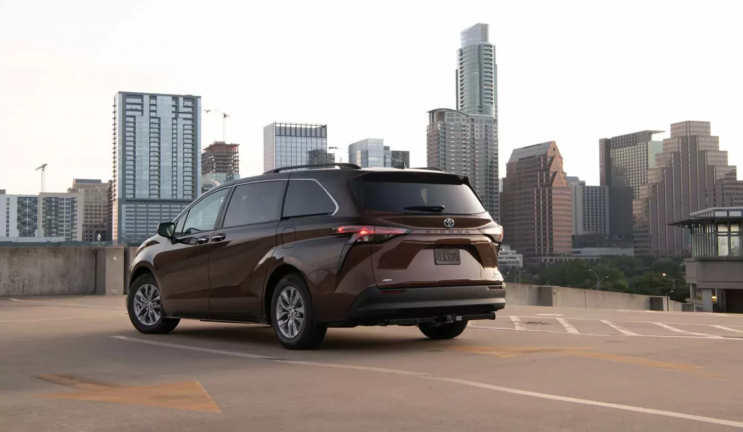 Toyota Sienna silnik moc cena spalanie sprowadzone z USA używane