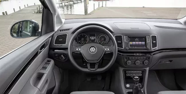 Volkswagen Sharan cena silnik spalanie rocznik używany minivan