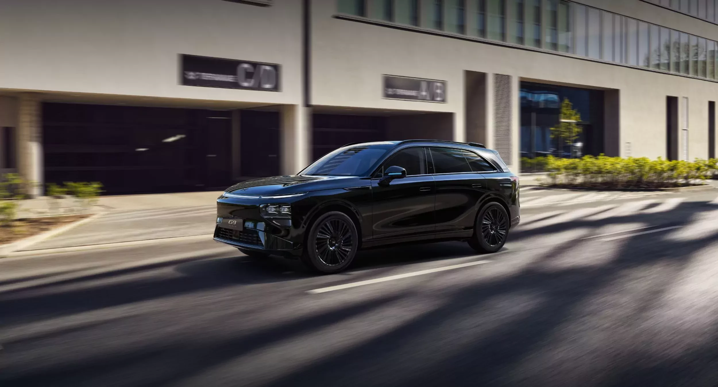 SUV Xpeng G9 EV 2025