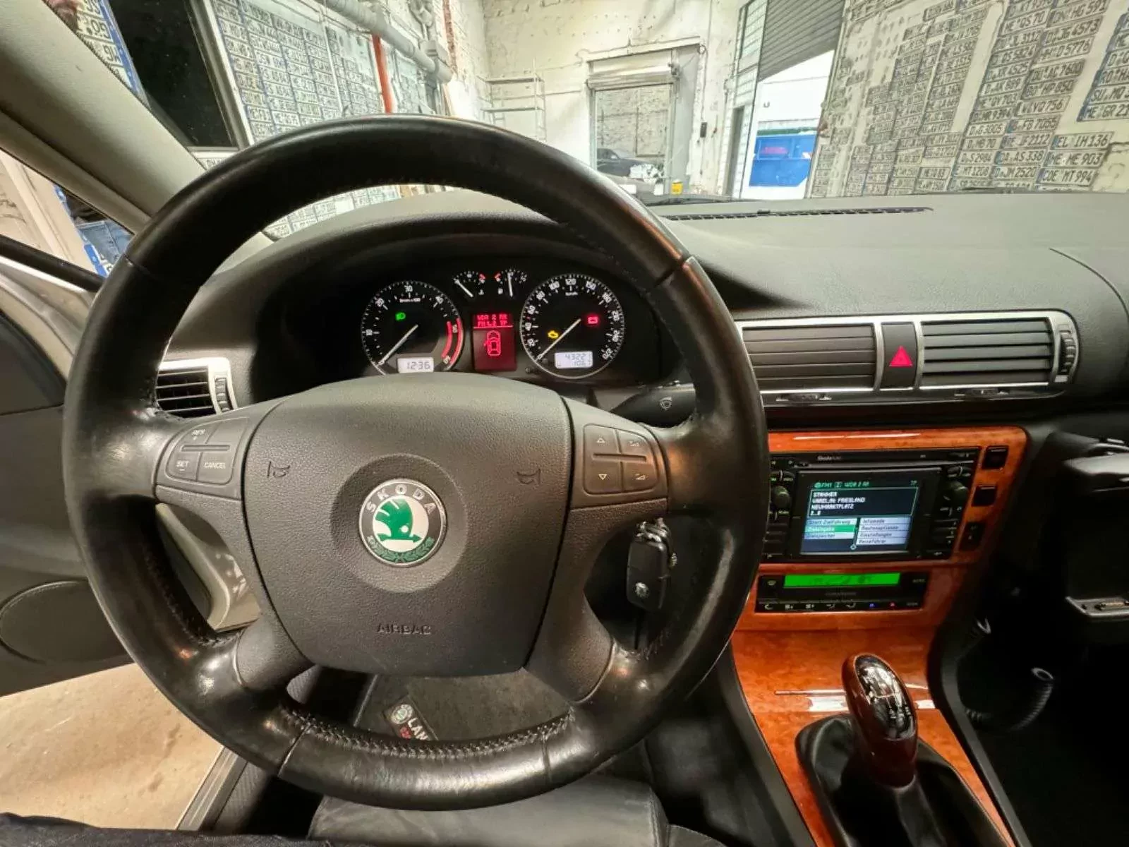 uzywana-skoda-superb-silnik-v6