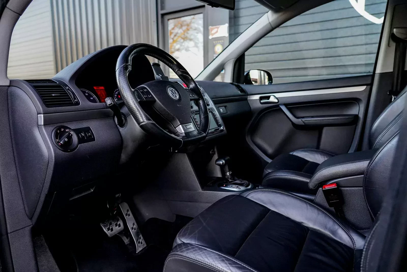 volkswagen-touran-r36