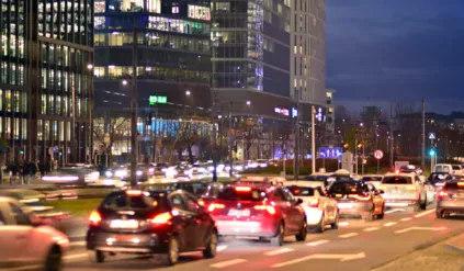 Warszawa / Polska / korek samochodów spalinowych