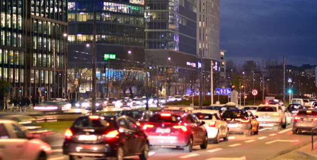 Warszawa / Polska / korek samochodów spalinowych