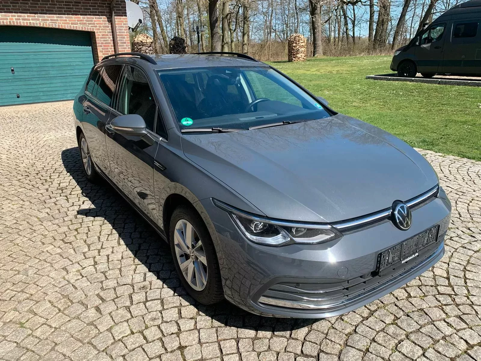 2-letni-volkswagen-golf