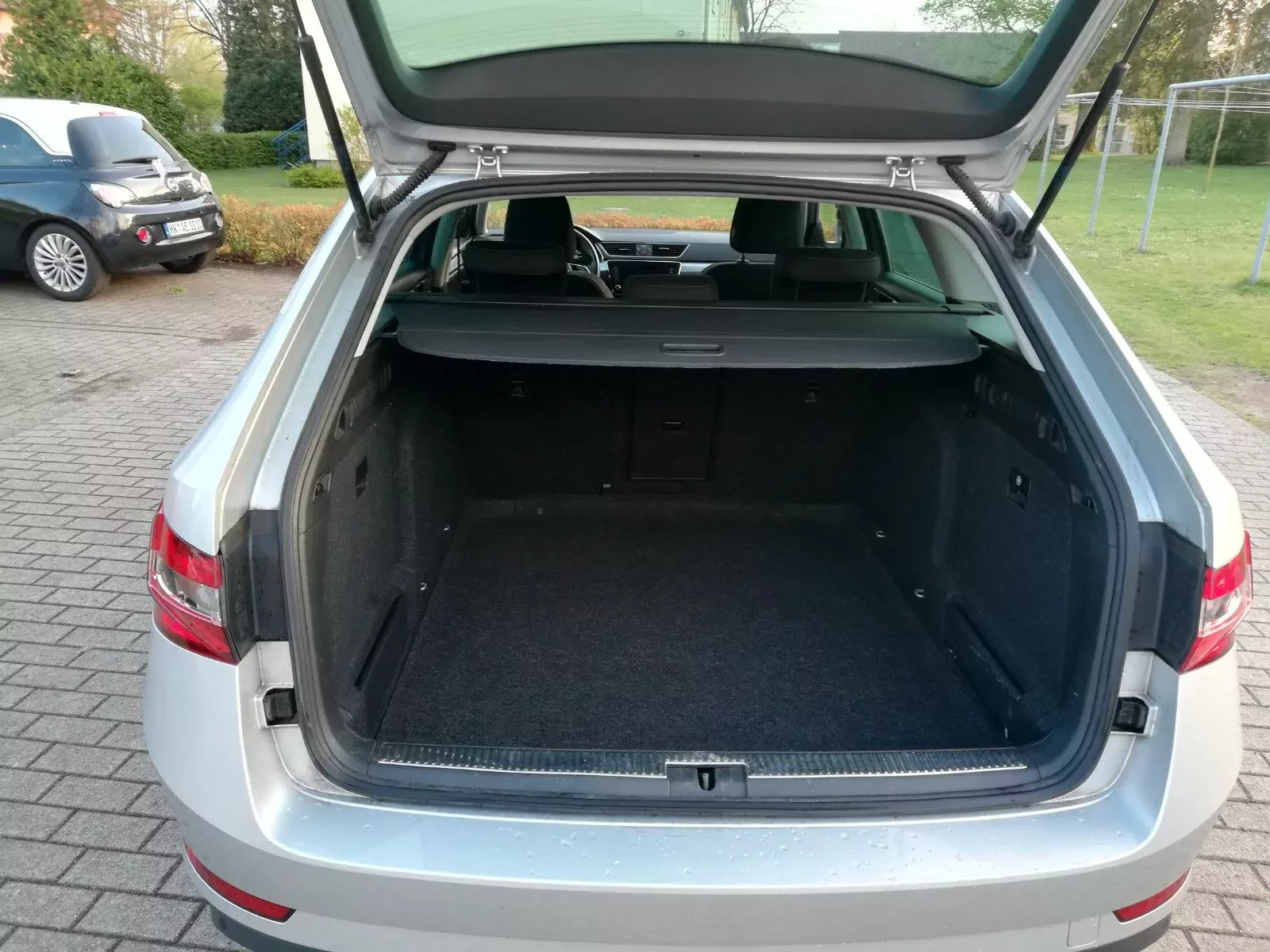 2-letnia-skoda-superb-diesel-4