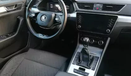 2-letnia-skoda-superb-diesel