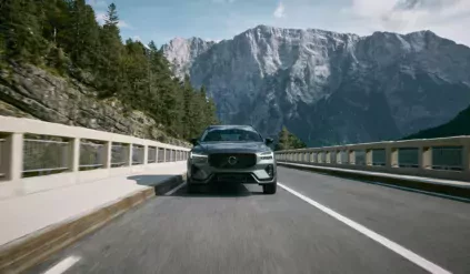 Volvo XC60 lifting 2025