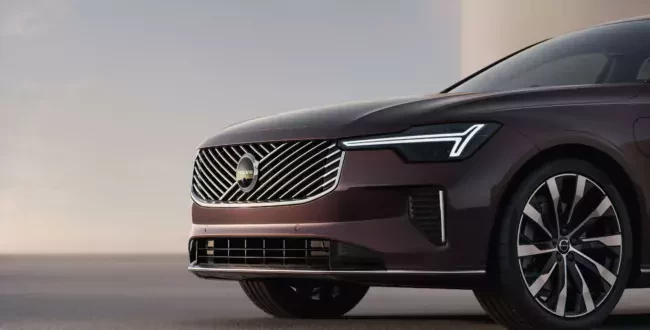 Refreshed Volvo S90 exterior
