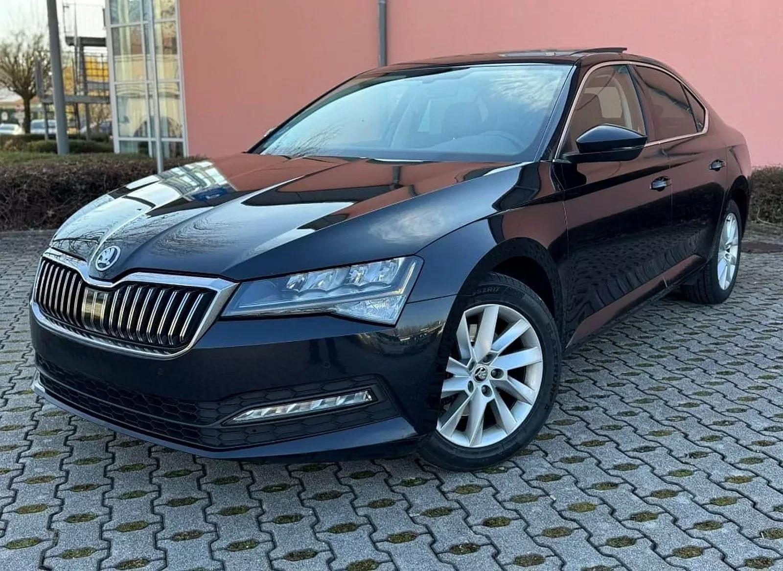 4-letnia-skoda-superb-tdi
