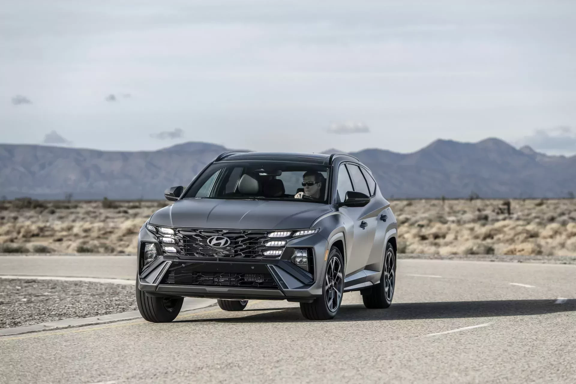 Hyundai Tucson silnik cena spalanie sprzedaż wyniki popularność opinie oceny hybryda SUV