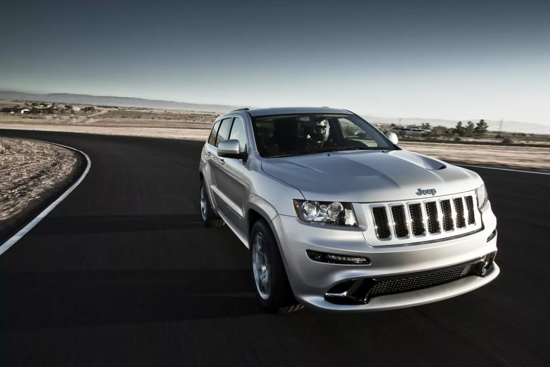 Jeep Grand Cherokee cena silnik ceny moc terenowy SUV używane otomoto
