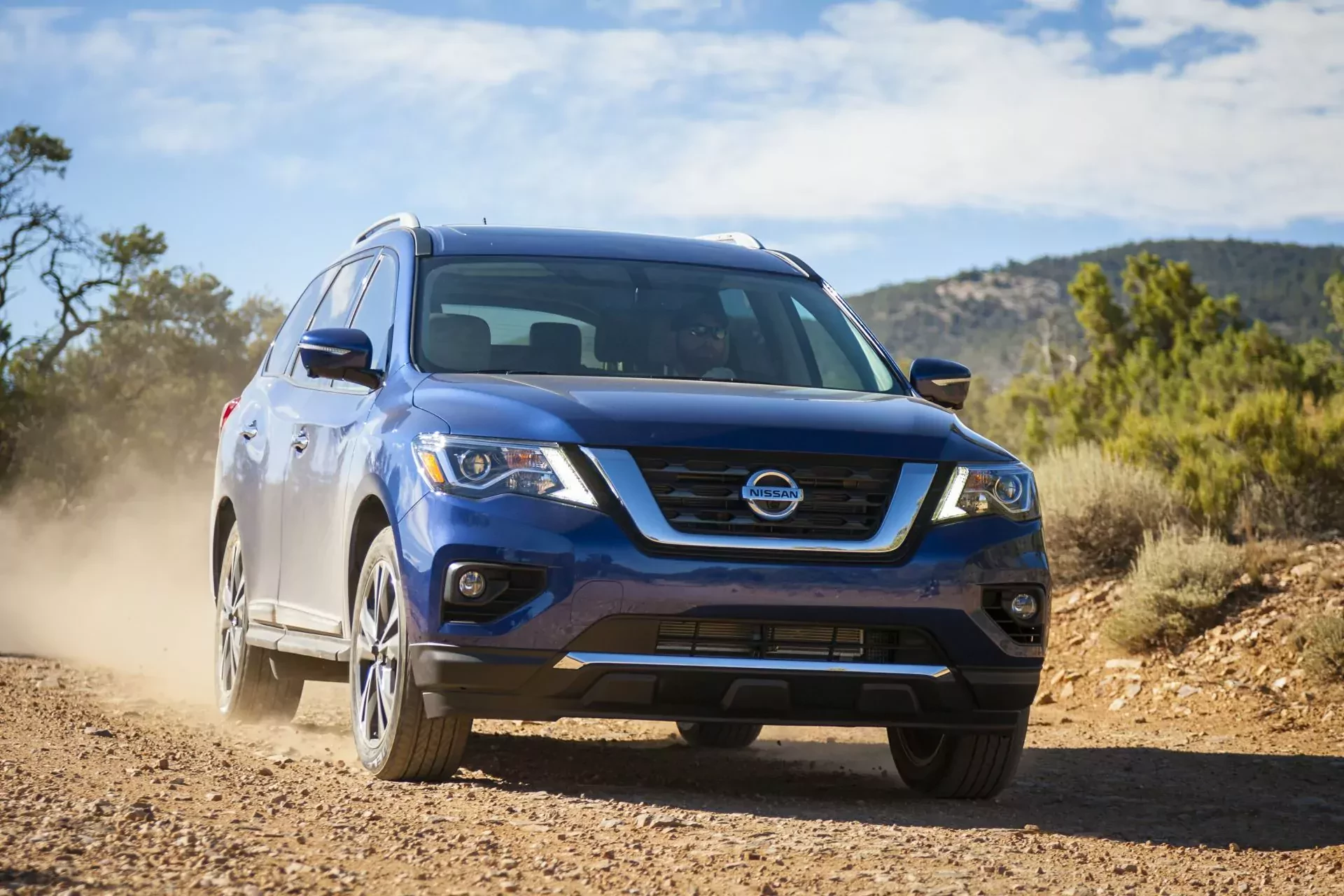 Nissan Pathfinder ceny cena silnik moc osiągi spalanie otomoto używany