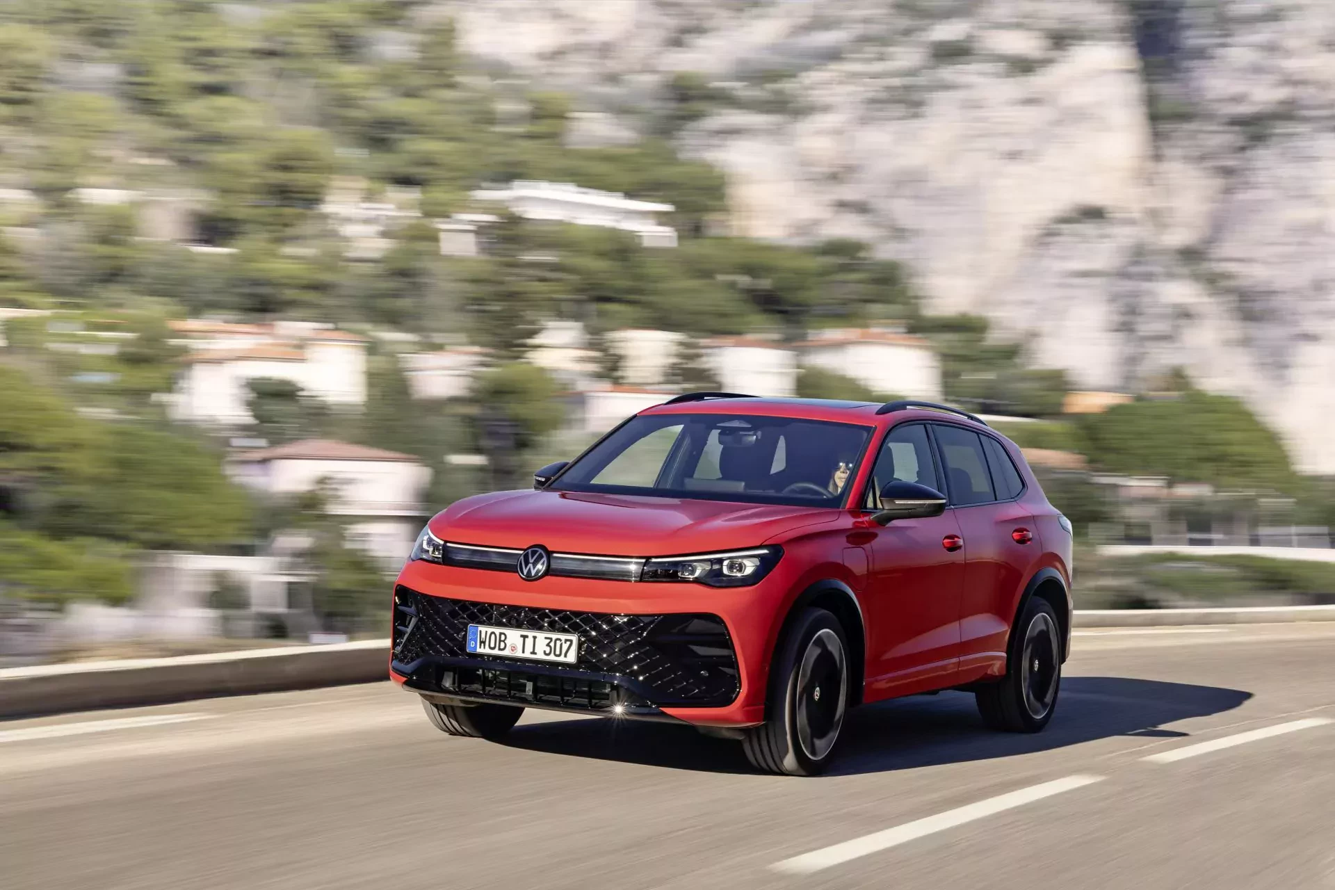 SUV Volkswagen Tiguan cena silnik spalanie sprzedaż wyniki osiagi nowy używany