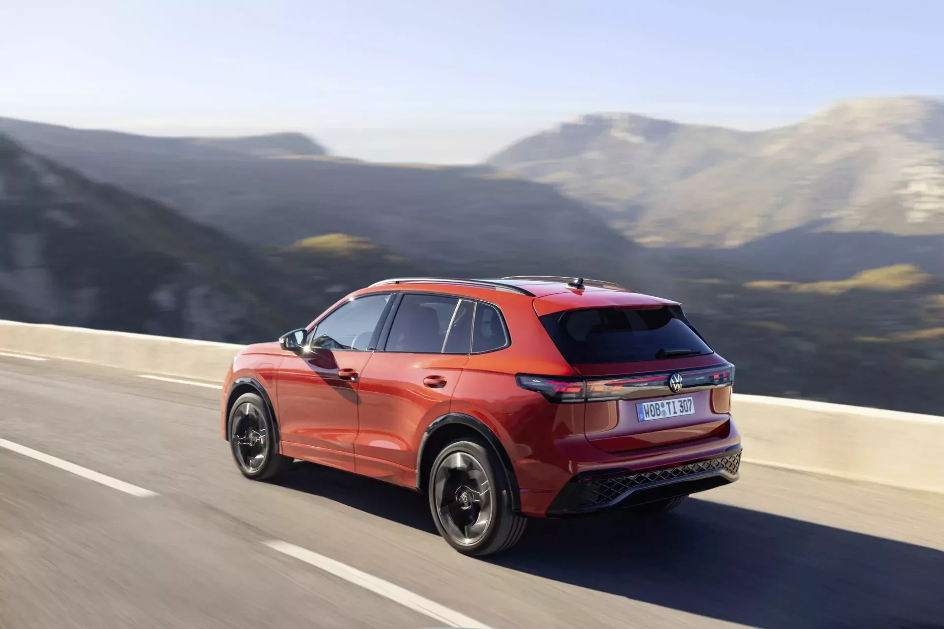 SUV Volkswagen Tiguan cena silnik spalanie sprzedaż wyniki osiagi nowy używany