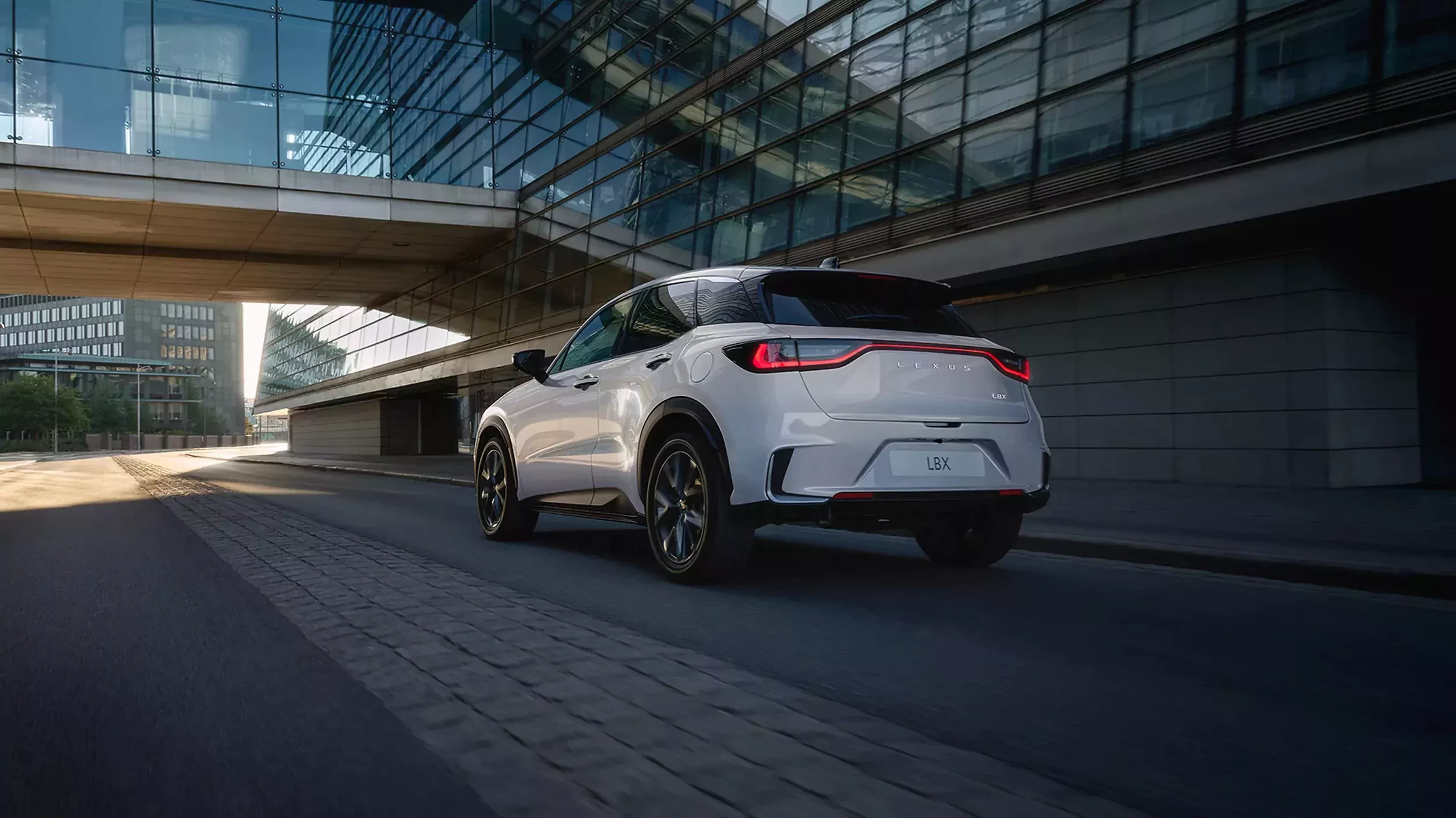 SUV lexus-lbx-hev